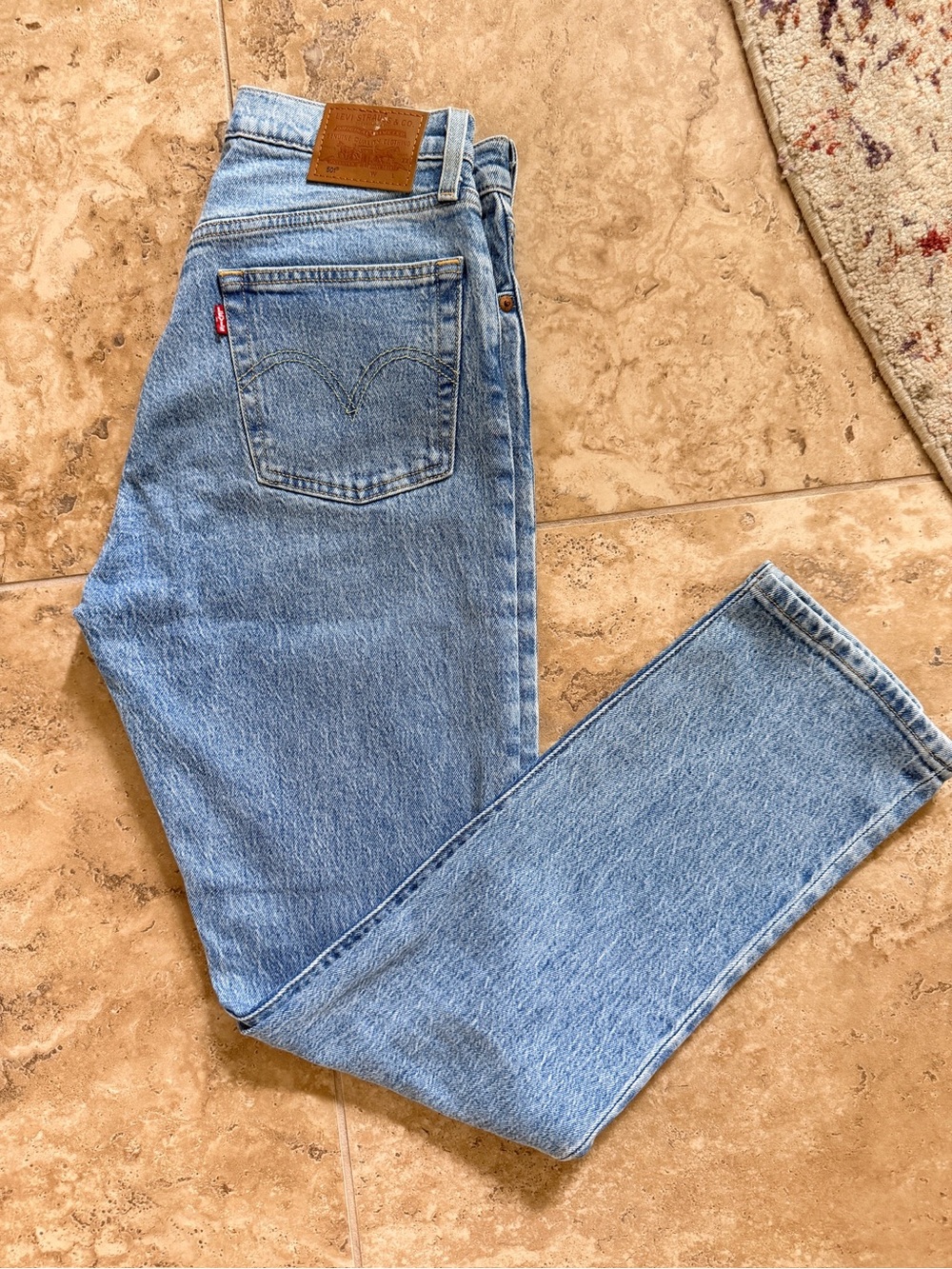 EUC Levi's 501 Light Wash Straight-Leg Jeans, size W27/L30